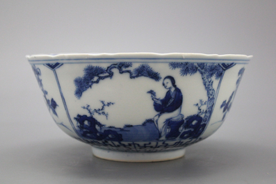 A fine Chinese porcelain blue and white bowl, 19th C.