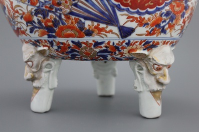 A large Japanese Imari koro, 19th C.