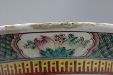Important vase de forme hu aux canards en porcelaine de Chine, famille rose, 19e