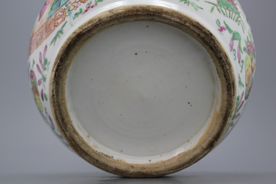 A fine Chinese Canton bottle vase with lid, 19th C.