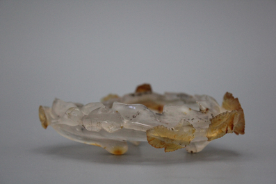 A Chinese agate carved brushwasher, 19/20th C.