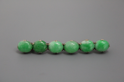Ensemble en jade chinois: deux bracelets et une broche