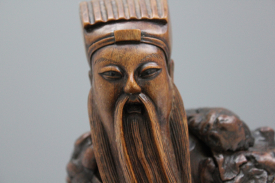 Une paire de figures d'immortels en bois de racine, 19e