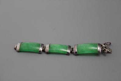 Ensemble en jade chinois: deux bracelets et une broche