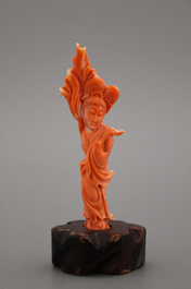 Guanyin en corail chinois, 19/20e