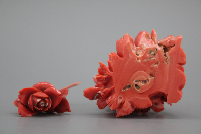 Tabati&egrave;re chinoise en corail en forme de vase fleurie, 19e