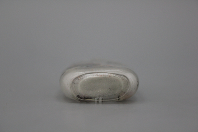 A Chinese snuff bottle, reverse glass painting, 20th C.
