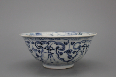 Bol en porcelaine de Chine, bleu et blanc, dynastie Ming
