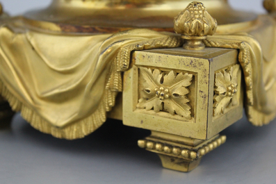 A French ormolu-mounted Chinese crackle bowl, 18/19th C.