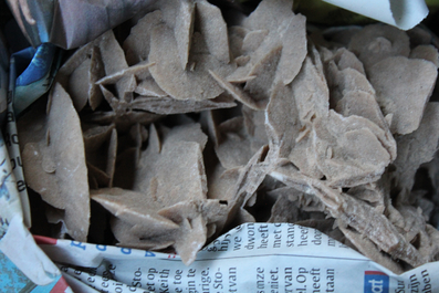 Doos met diverse mineralen en halfedelstenen