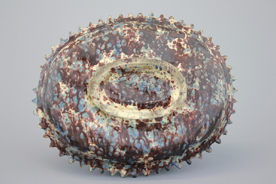 Plat ovale sur pied, d&eacute;cor "La D&eacute;capitation de Holofernes", France, Ecole Palissy, 17e