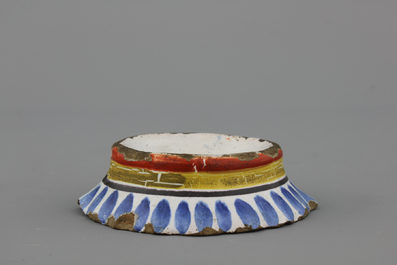 Grand plat oval et sali&egrave;re en fa&iuml;ence fran&ccedil;aise, Sinceny, 18e