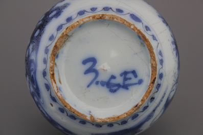 Vase double gourde en fa&iuml;ence de Delft, bleu et blanc, env. 1680