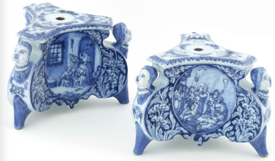 Calvaire en fa&iuml;ence de Delft, bleu et blanc, dernier quart 17e