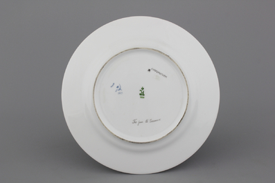 Plat en supr&eacute;matisme russe, Imperial Porcelain Factory, d'apr&egrave;s Chasnik
