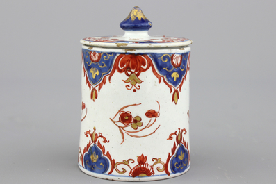 Boite couverte cylindrique en fa&iuml;ence de Delft dor&eacute;, 18e