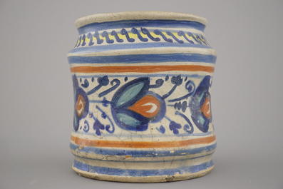 Albarello rare en majolique polychrome d'Anvers, env. 1580