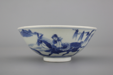 Two Chinese porcelain blue and white plates and three bowls, Kangxi and late Qing dynasty