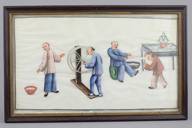 Lot de 8 peintures chinoises sur papier de riz &agrave; d&eacute;cor de la production de soie, Canton, env. 1800
