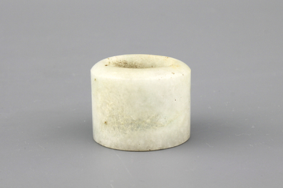 A set of 5 various jade archer's rings, 19/20th C.