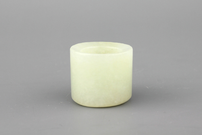 A set of 5 various jade archer's rings, 19/20th C.