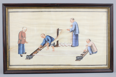 Lot de 8 peintures chinoises sur papier de riz &agrave; d&eacute;cor de la production de soie, Canton, env. 1800