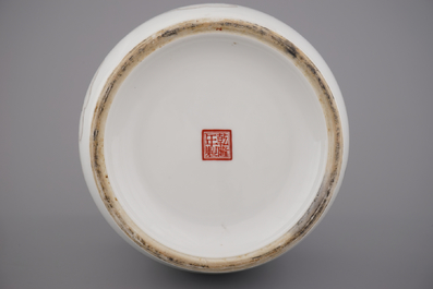 A fine Chinese porcelain vase with warriors, 20th C.