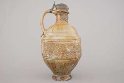 Cruche armoriale importante en gr&egrave;s de <raeren, monture en &eacute;tain, env. 1600