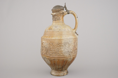 Cruche armoriale importante en gr&egrave;s de <raeren, monture en &eacute;tain, env. 1600