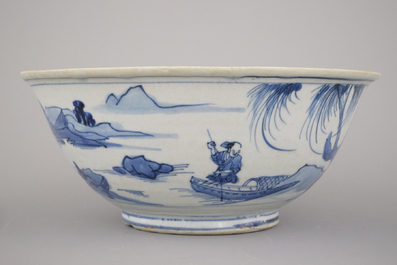A Chinese porcelain blue and white Ming dynasty bowl, 16th C.
