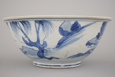 A Chinese porcelain blue and white Ming dynasty bowl, 16th C.