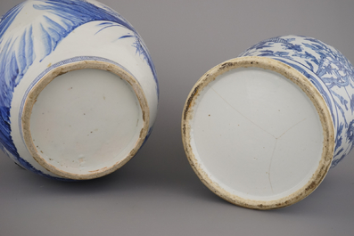 Blauwe en witte drakenvaas in Chinees porselein en Japanse vaas met tijger, 19e eeuw