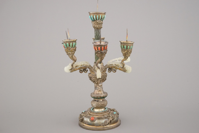 Impressionant chandelier chinois en argent et jade incrust&eacute; de turquoise et corail, 19e
