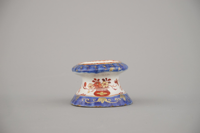 Sali&egrave;re en fa&iuml;ence de Delft dor&eacute;, Pieter Adriaensz Kocx, De Grieksche A, 1705-1720