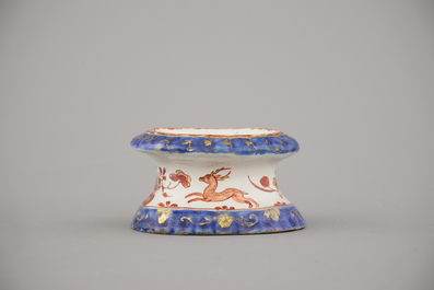 Sali&egrave;re en fa&iuml;ence de Delft dor&eacute;, Pieter Adriaensz Kocx, De Grieksche A, 1705-1720