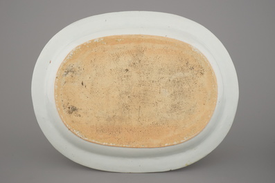 Terrine couverte sur plat en porcelaine de Chine, bleu et blanc, Qianlong, 18e