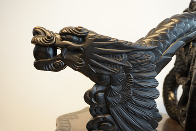 Garniture de meubles chinoise en bois sculpt&eacute;