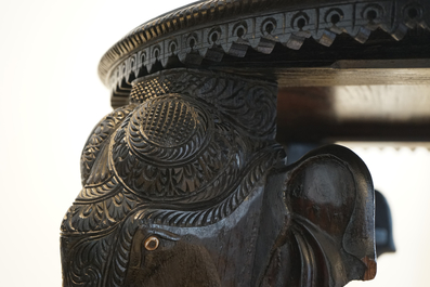Garniture de meubles chinoise en bois sculpt&eacute;