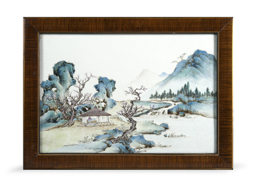 Paire de plaquettes en porcelaine de Chine avec peinture fine d'un paysage, 19e