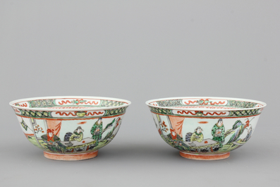 Paire de coupes en porcelaine de Chine, famille verte, 19e