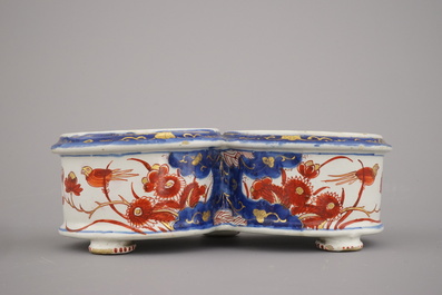 Porte-huilier-vinaigrier rare en fa&iuml;ence de Delft dor&eacute;, Pieter Adriaensz Kocx, De Grieksche A, 1705-1720