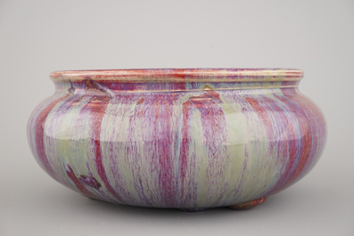 Pot &agrave; encens en porcelaine de Chine &agrave; gla&ccedil;ure 'flamb&eacute;e', 18e-19e