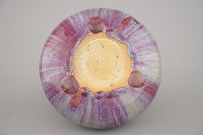Pot &agrave; encens en porcelaine de Chine &agrave; gla&ccedil;ure 'flamb&eacute;e', 18e-19e