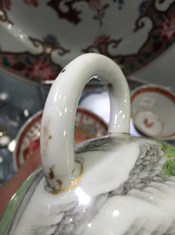 Th&eacute;i&egrave;re couverte tr&egrave;s fine en porcelaine de Chine pour l'export, Qianlong, 18e