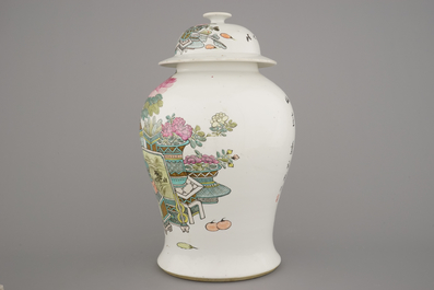 Vase fin balustre couvert, Qianjiang, env. 1900