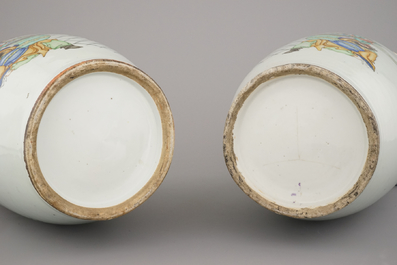 A pair of Chinese porcelain vases with palace interior scenes, 19/20th C.