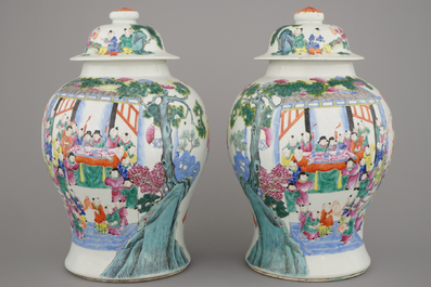 Paar vazen in Chinees porselein met decor "Hundred Boys", famille rose, 19e eeuw