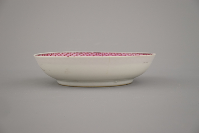 Paire de bols et pochons mandarins, famille rose, Qianlong, 18e
