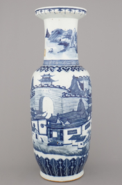 Vase rouleau &agrave; d&eacute;cor de paysage en porcelaine de Chine, bleu et blanc, 19e