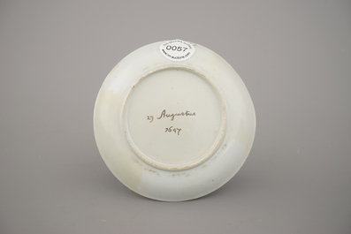 Petite assiette en porcelaine de Chine, peinte en Hollande, illustrant "Le Miracle de Zaandam", dat&eacute;e 1747